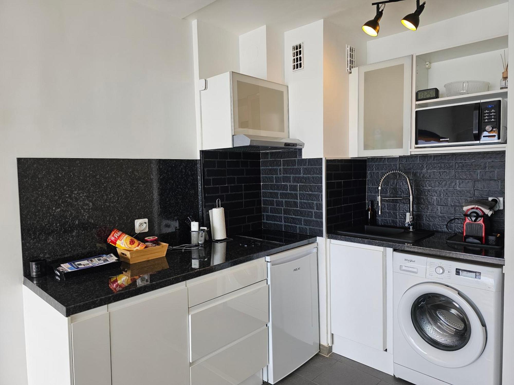 Le Soleil Apartment ฌวง-เลส์-แป็งส์ ภายนอก รูปภาพ