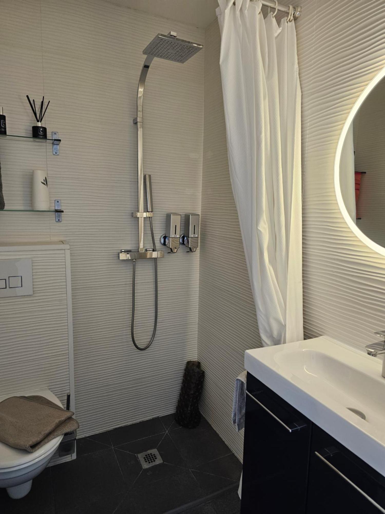 Le Soleil Apartment ฌวง-เลส์-แป็งส์ ภายนอก รูปภาพ